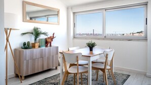 Dining - Sunny Apartment in Bica by Lisbeyond (Lisboa)
