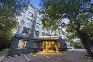 Exterior - Homeinn Selected Hotel (Shanghai Convention Center Qibao Metro Station) (Shanghai)