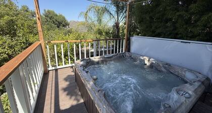 Outdoor Clawfoot, Hot Tub, Deck - The Farmhouse