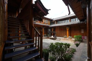 Ảnh chưa phân loại, 2 trong số 52 ảnh, nút