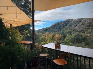 تناول الطعام بالخارج