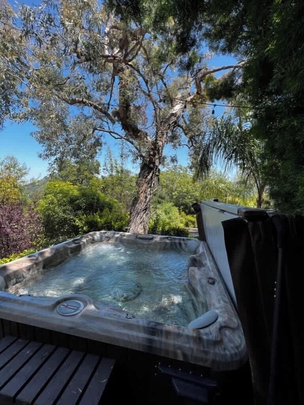 Bañera de hidromasaje exterior