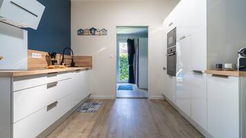 Refrigerador, microondas, horno y lavavajillas