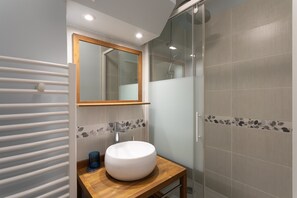 Hair dryer, towels - La Canopée Urbaine - Apt centre-ville avec parking (Rennes)