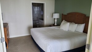 3 bedrooms, iron/ironing board, WiFi, bed sheets - Whale Pointe Resort: 3-bedroom, 3rd floor - unit sleeps 8 in Depoe Bay. (Depoe Bay)