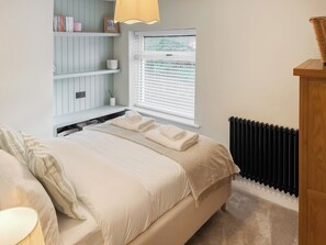 2 bedrooms, free WiFi, bed sheets - Cosy Cottage is set in Howden’s historic market town. (Howden, Nr Goole)