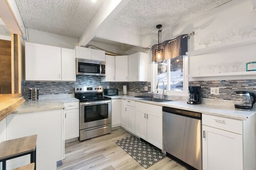 New! Vermont Getaway! Stratton - close to skiing!