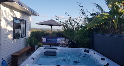 SPA POOL, PEACEFUL, PRIVATE SANCTUARY at PLUM TREE COTTAGE