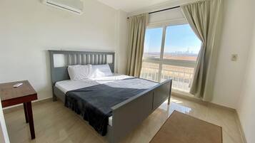 ์ปดํฌํธ ์ํํธ | 2 ๊ฐ์ ์นจ์ค, ์ฑ
์, ๋
ธํธ๋ถ ์์
๊ณต๊ฐ, ๋ฌด๋ฃ WiFi