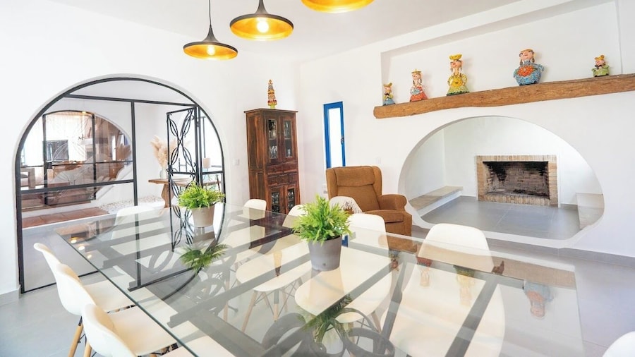 Family Paradise: Exquisite Retreat For Holidays