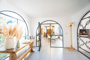 Interior entrance - Family Paradise: Exquisite Retreat For Holidays (Abrantes)
