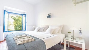 Comfort Villa, Multiple Bedrooms - Family Paradise: Exquisite Retreat For Holidays (Abrantes)