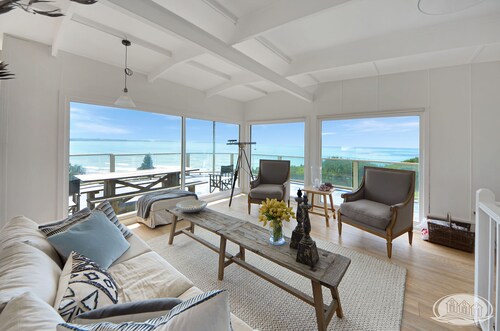 Breathtaking views over Bridgewater Bay