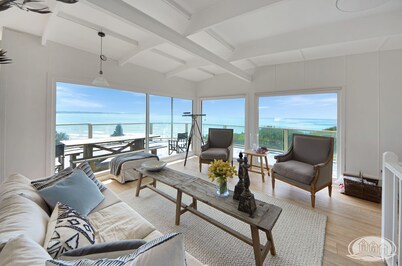 Breathtaking views over Bridgewater Bay