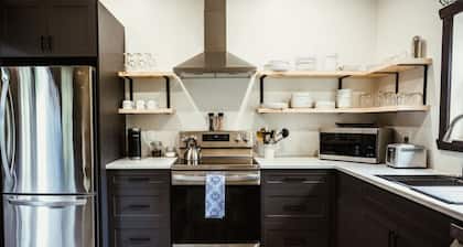 Waterfront lux loft 2 bedroom perfect for couples