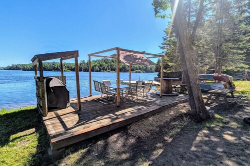 Chalet Cadieux – Waterfront Getaway with Hot Tub, Views & Outdoor Adventures