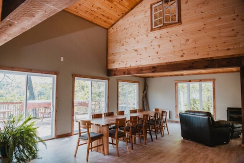 Chalet Cadieux – Waterfront Getaway with Hot Tub, Views & Outdoor Adventures