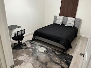 1 bedroom, desk, WiFi - Beautiful, spacious and bright (La Mesa)