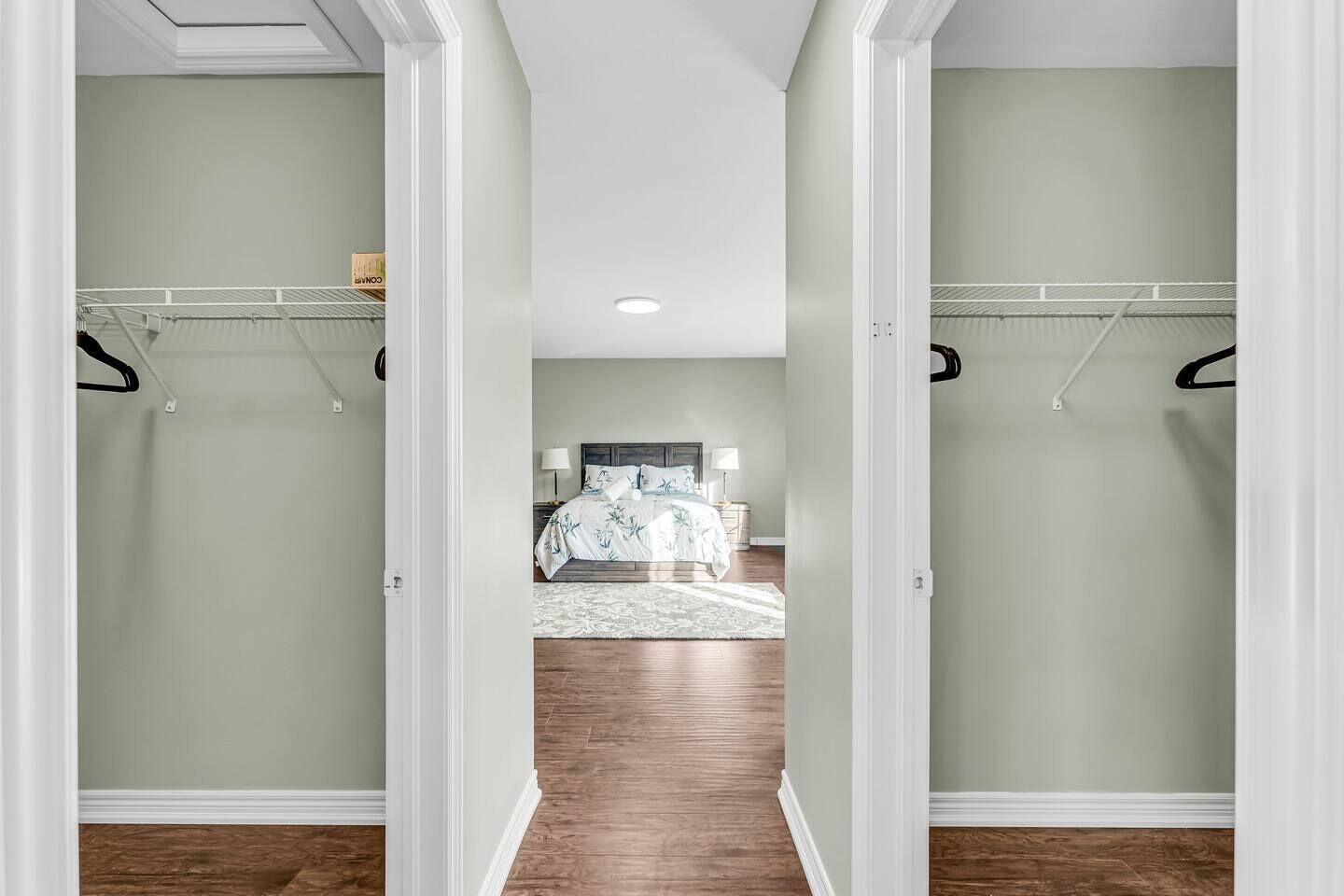 6 Schlafzimmer, Schreibtisch, Bügeleisen/Bügelbrett, WLAN