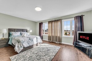 6 habitaciones, escritorio, tabla de planchar con plancha y wifi