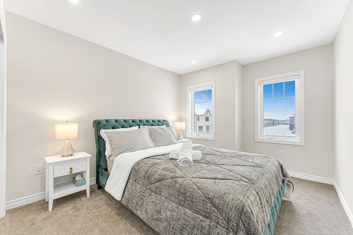 4 bedrooms, desk, iron/ironing board, WiFi