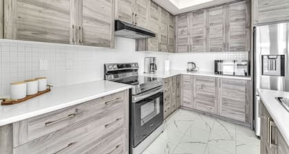 Designer Home in Niagara Falls