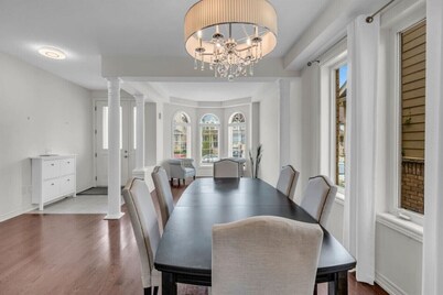 Glamorous Mansion by Falls | Charcoal BBQ