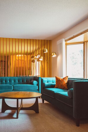 Smart TV, videojuegos, libros, oficina