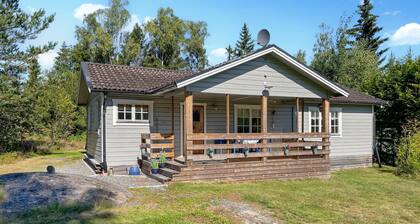 2 bedroom gorgeous home in Ljusterö