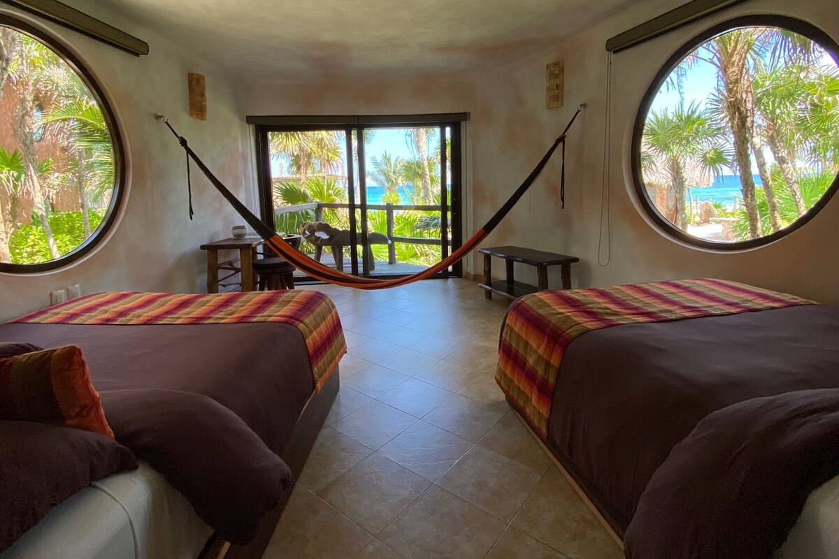 Junior Suite | In-room safe, desk, soundproofing, iron/ironing board (on request)