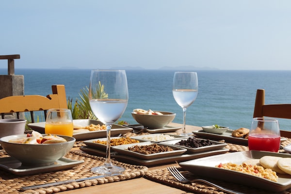 Free daily cooked-to-order breakfast