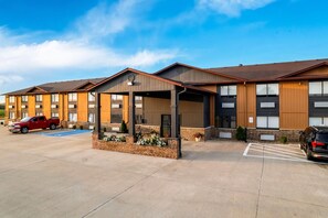 Exterior - Super 8 By Wyndham Marston (Marston)