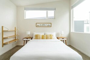 3 bedrooms, desk, iron/ironing board, travel cot
