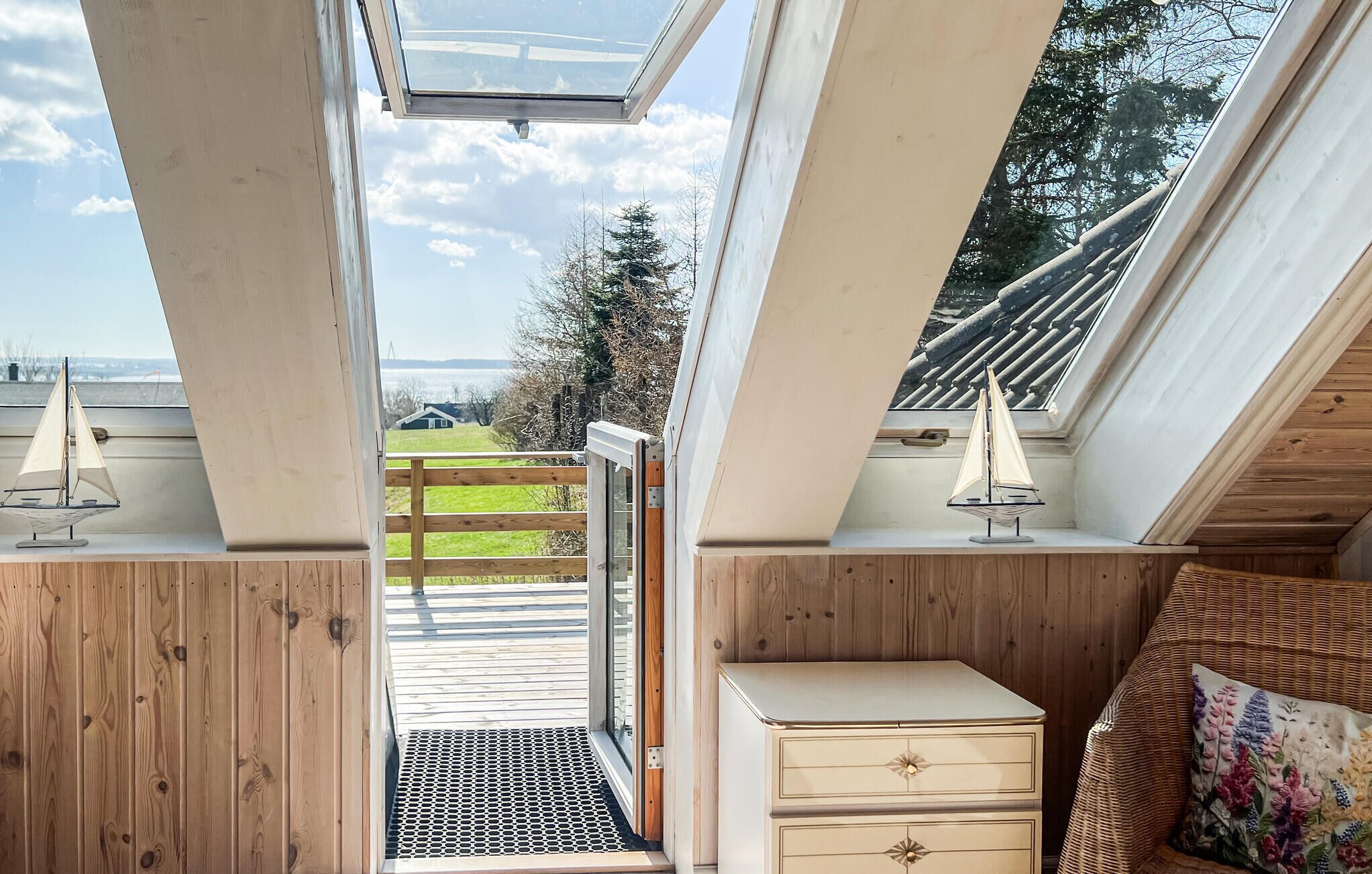 المنشأة من الداخل