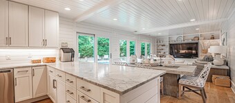Luxurious Sea Pines getaway a short walk to the beach!