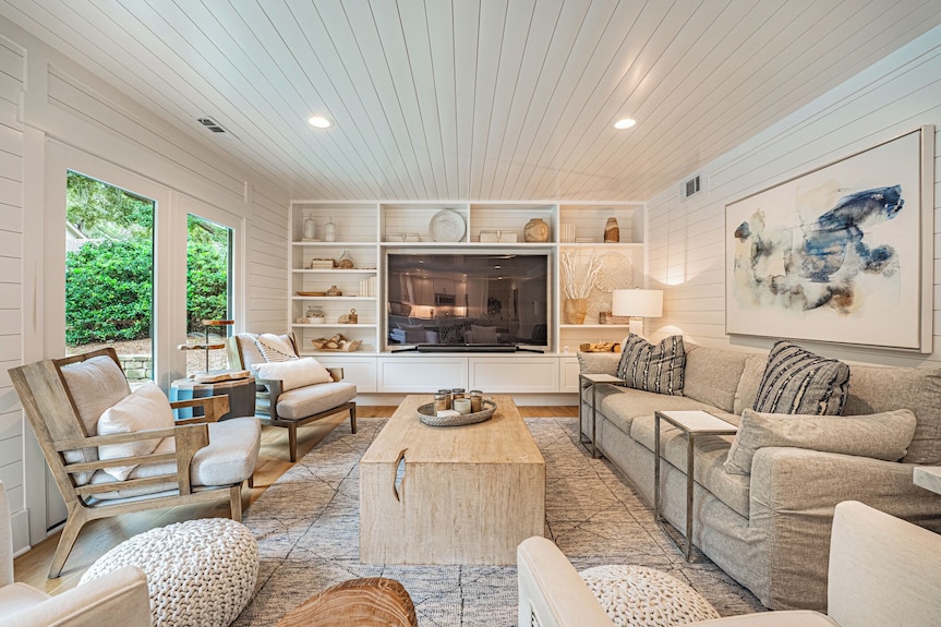 Luxurious Sea Pines Getaway A Short Walk To The Beach! - Bluffton, SC