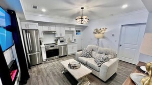 Unclassified image, 3 of 13, button - Glamorous Hideaway (Gainesville)