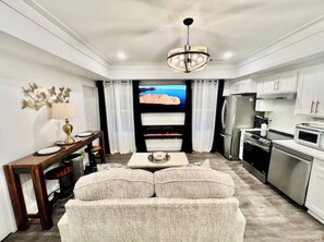 Interior - Glamorous Hideaway (Gainesville)