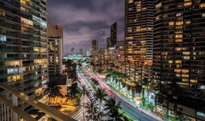 Property grounds - Waikiki Resort Suite @Royal Gardens (Honolulu)