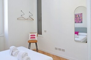 2 slaapkamers, een strijkplank/strijkijzer, wifi, beddengoed