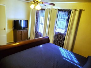 4 bedrooms, desk, iron/ironing board, free WiFi