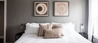 7 min to Downtown / W/D / Historic / Central