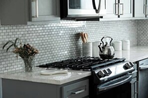 Private kitchen - Central- 10 min to Downtown & 5 min to Fairground (Oklahoma City)