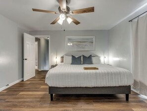5 habitaciones, tabla de planchar con plancha, wifi y ropa de cama 