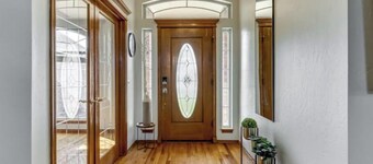 Modern /Pool /Family /Events