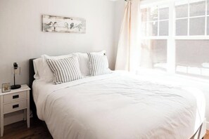 6 Schlafzimmer, Reisekinderbett, kostenloses WLAN, Bettwäsche