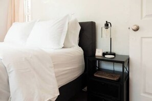 6 bedrooms, travel cot, free WiFi, bed sheets