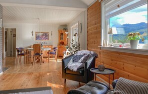 Smart-TV, Kamin, Stereoanlage