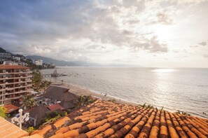 Sun-loungers, beach towels