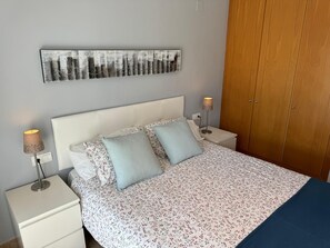 2 bedrooms, iron/ironing board, WiFi, bed sheets - Cozy Apartment Residencial Aquamarinas (Denia)